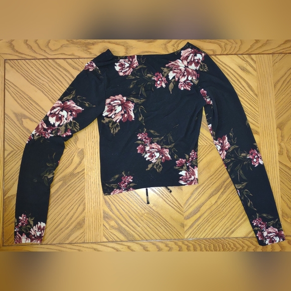 Dynamite black floral long sleeve drawstring crop shirt - Picture 6 of 6